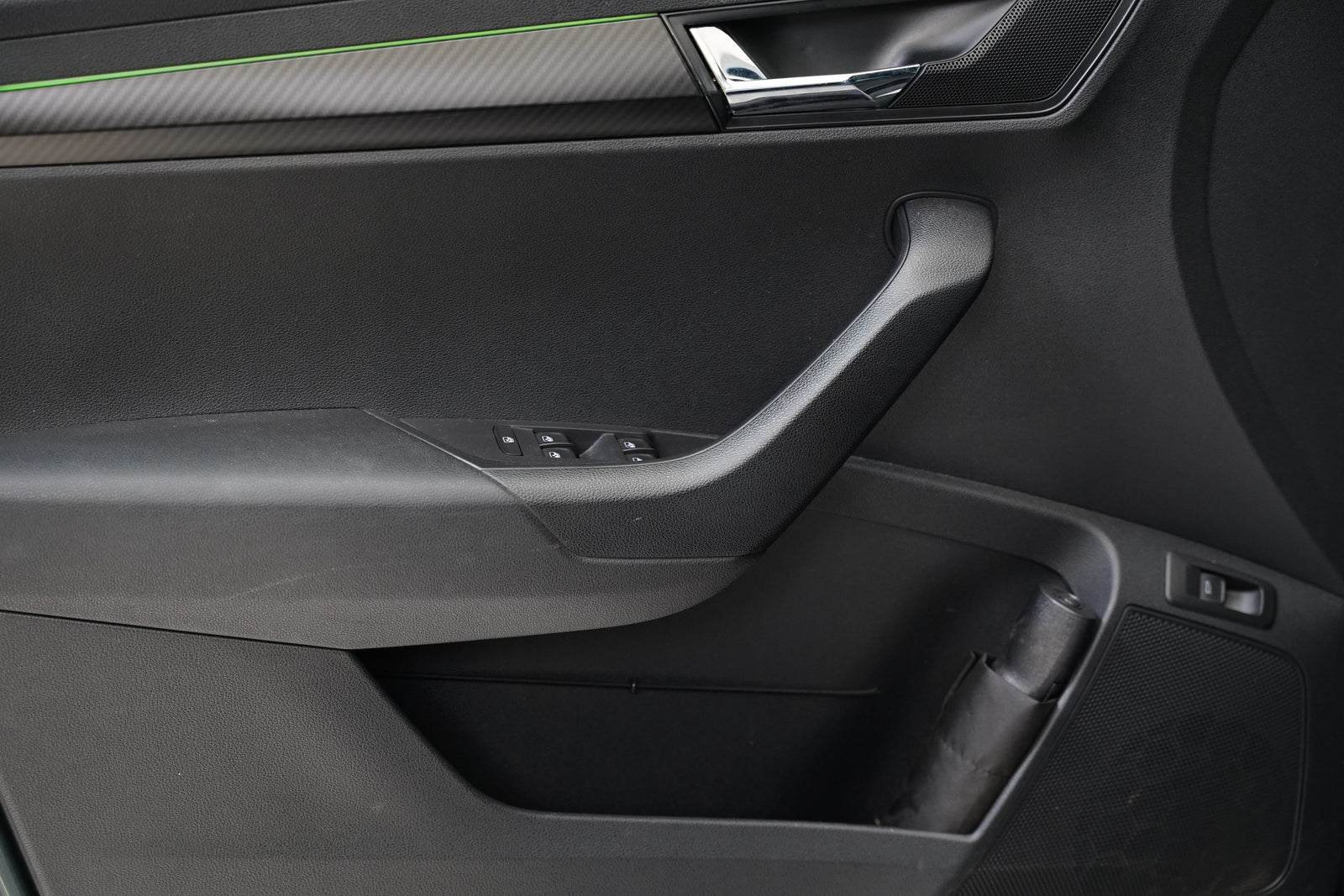 Škoda Karoq 2.0 TDI 140 kW 4x4 Sportline – foto 12
