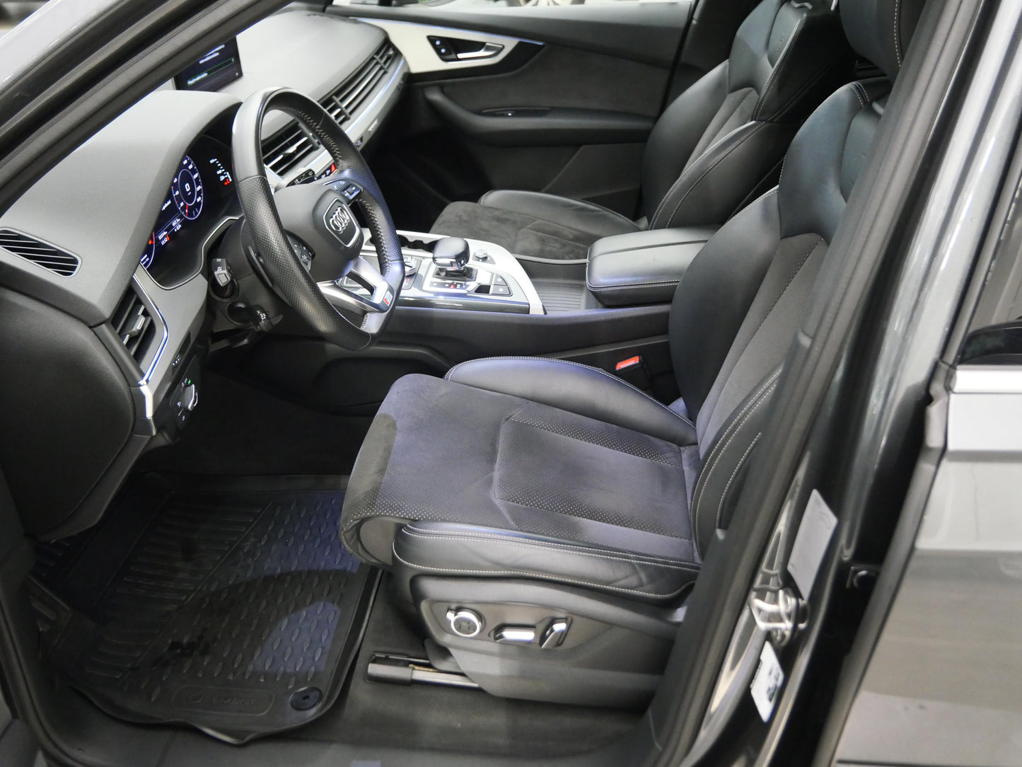 Audi Q7 3.0 TDI V6 200 kW S line