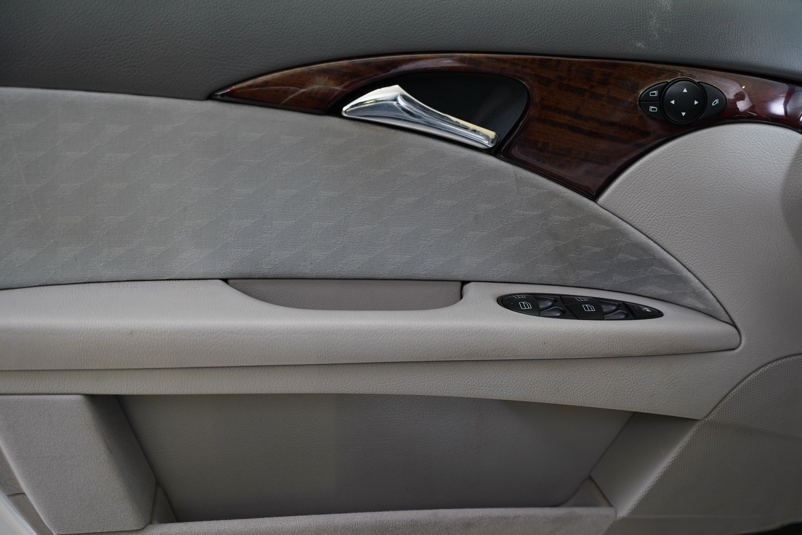Mercedes-Benz Třídy E E350 T 200 kW – foto 12