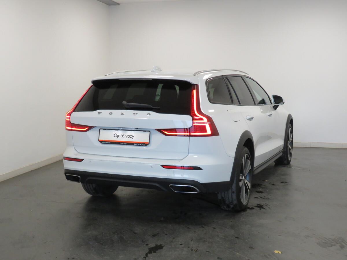 Volvo V60 2,0 145kW B4 AWD diesel Pro AU