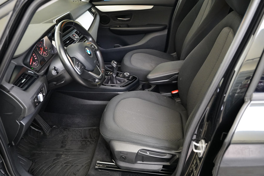 BMW Řada 2 216d 85 kW Advantage – foto 12