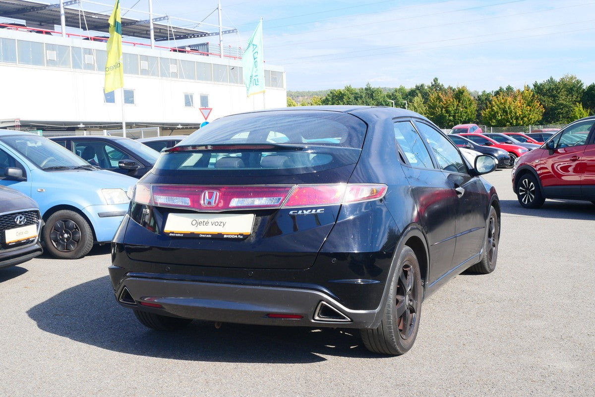 Honda Civic 1.8i 103 kW Sport – foto 2