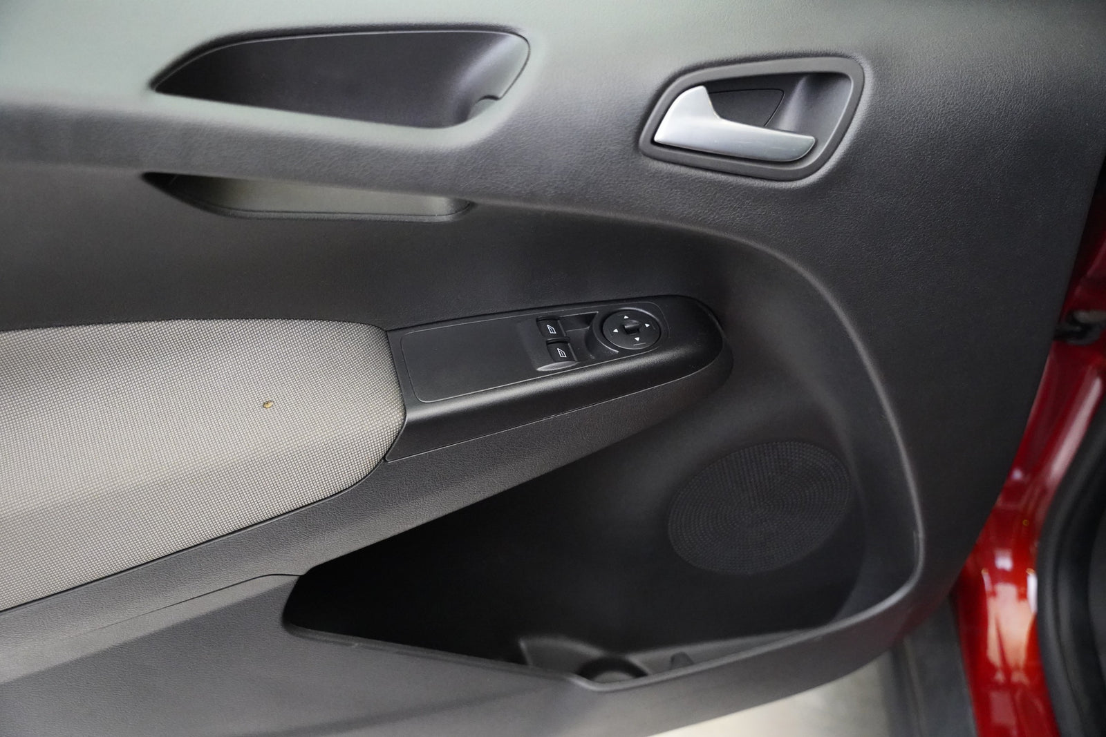 Ford Tourneo Courier 1.5 TDCi 74 kW Trend – foto 12