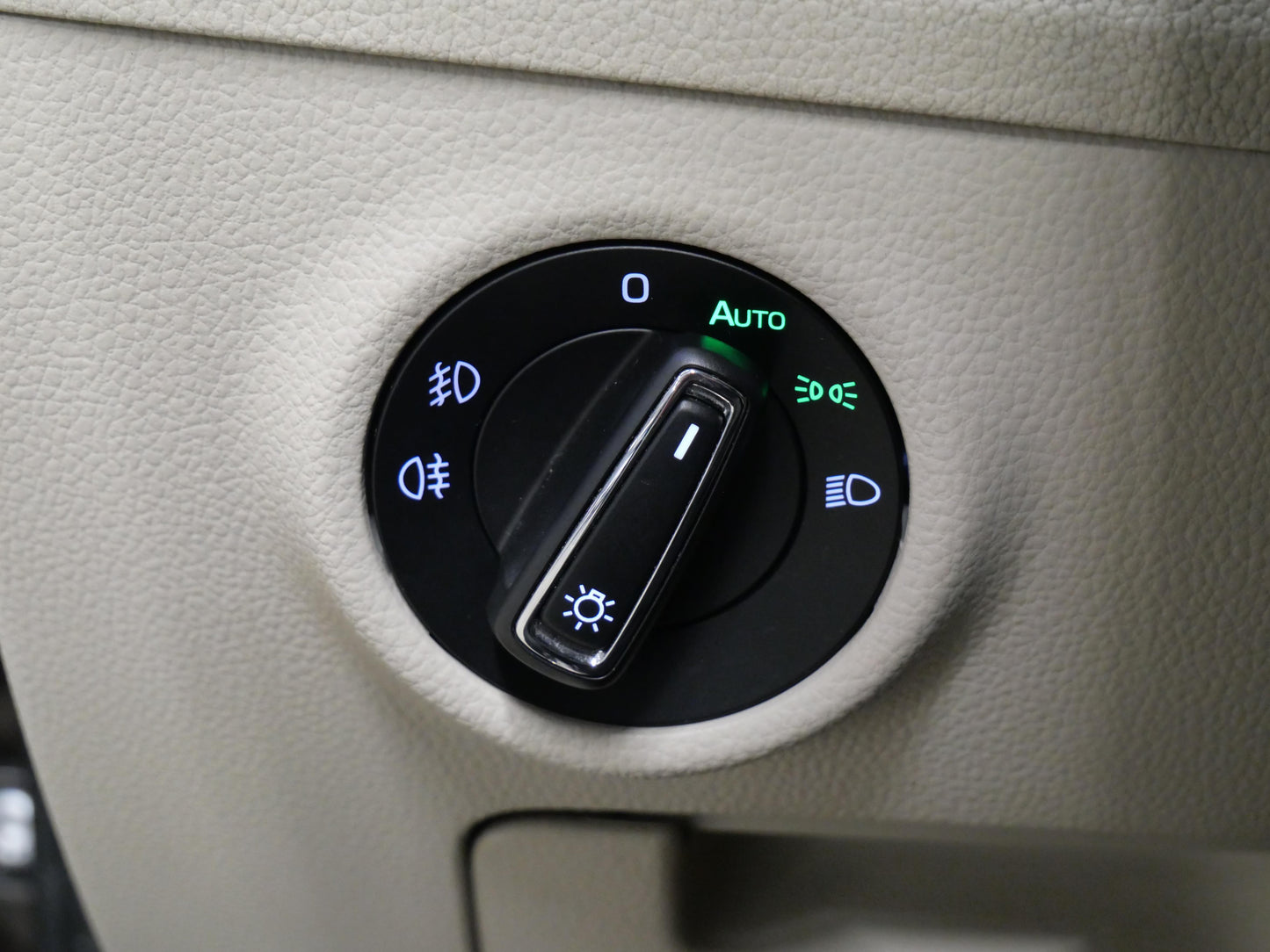 Škoda Superb 2.0 TDI 140 kW DSG Style Plus