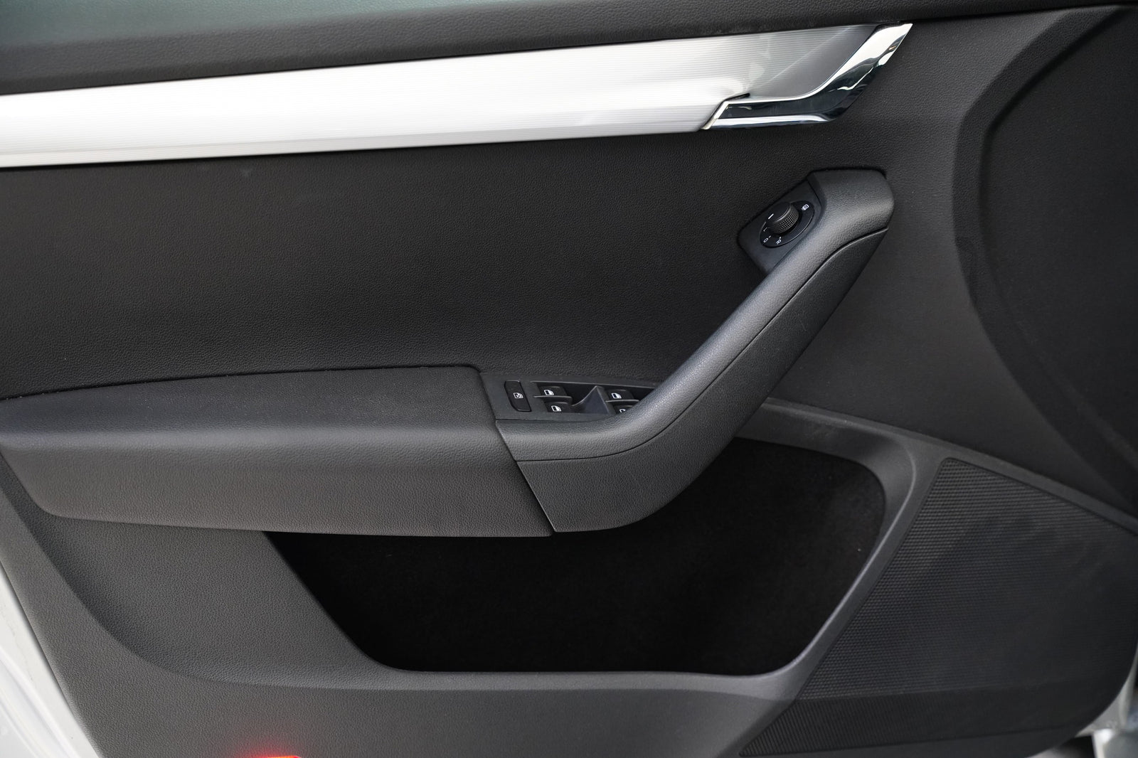 Škoda Octavia 2.0 TDI 110 kW DSG Elegance+ – foto 12