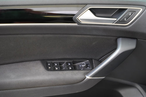 Volkswagen Touran 1.6 TDI 85 kW DSG Highline – foto 12