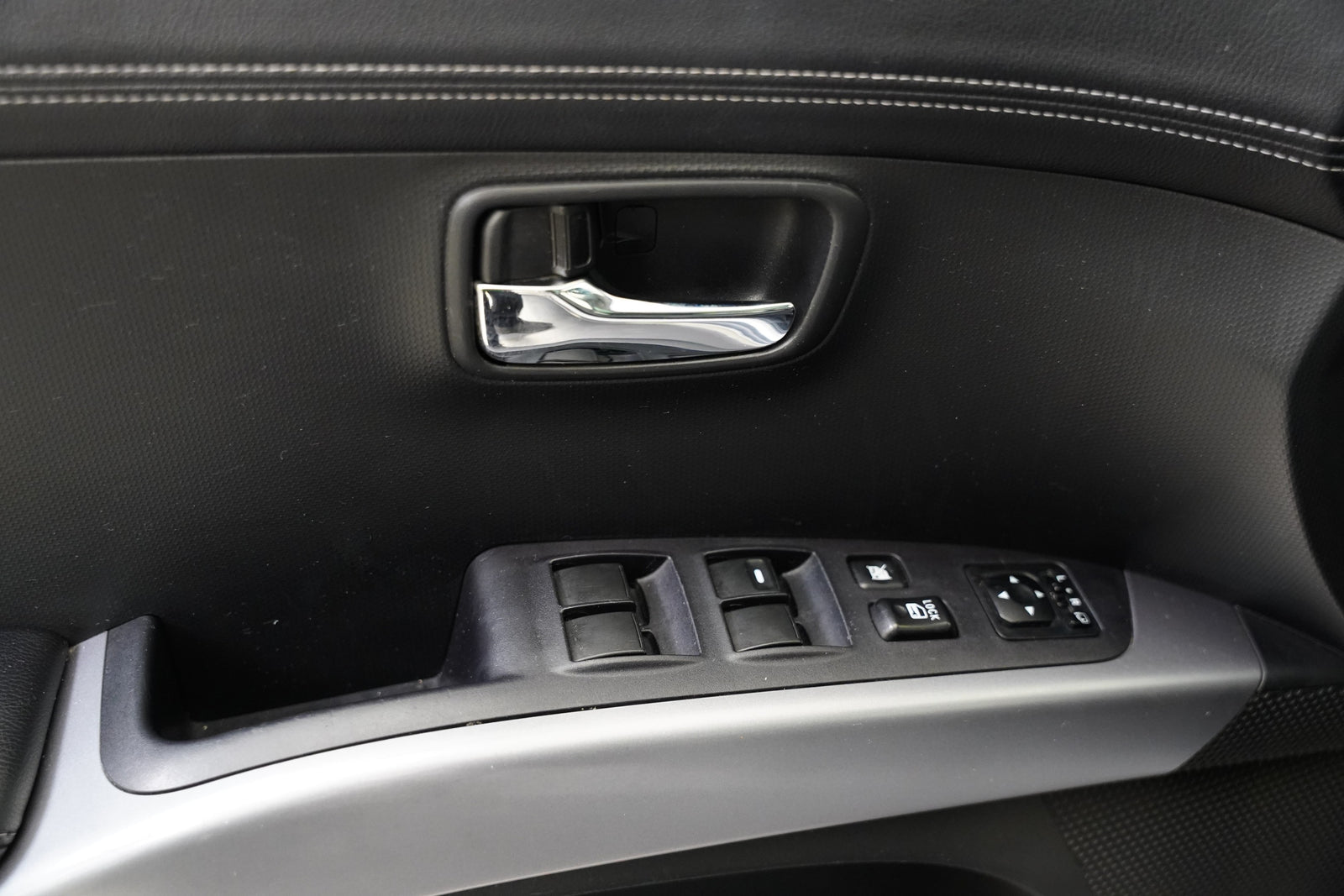 Mitsubishi Outlander 2.2 DI-D 115 kW 4x4 – foto 12