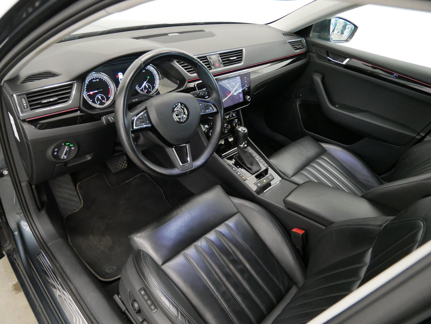 Škoda Superb 2.0 TDI 140 kW DSG 4x4 L&K