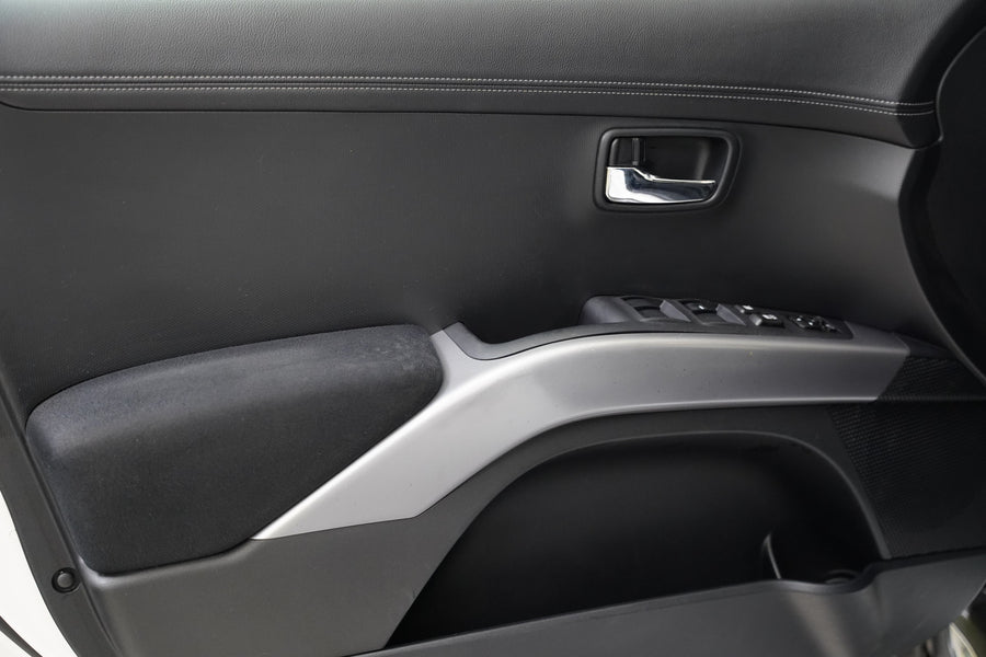 Mitsubishi Outlander 2.2 DI-D 130kW – foto 12
