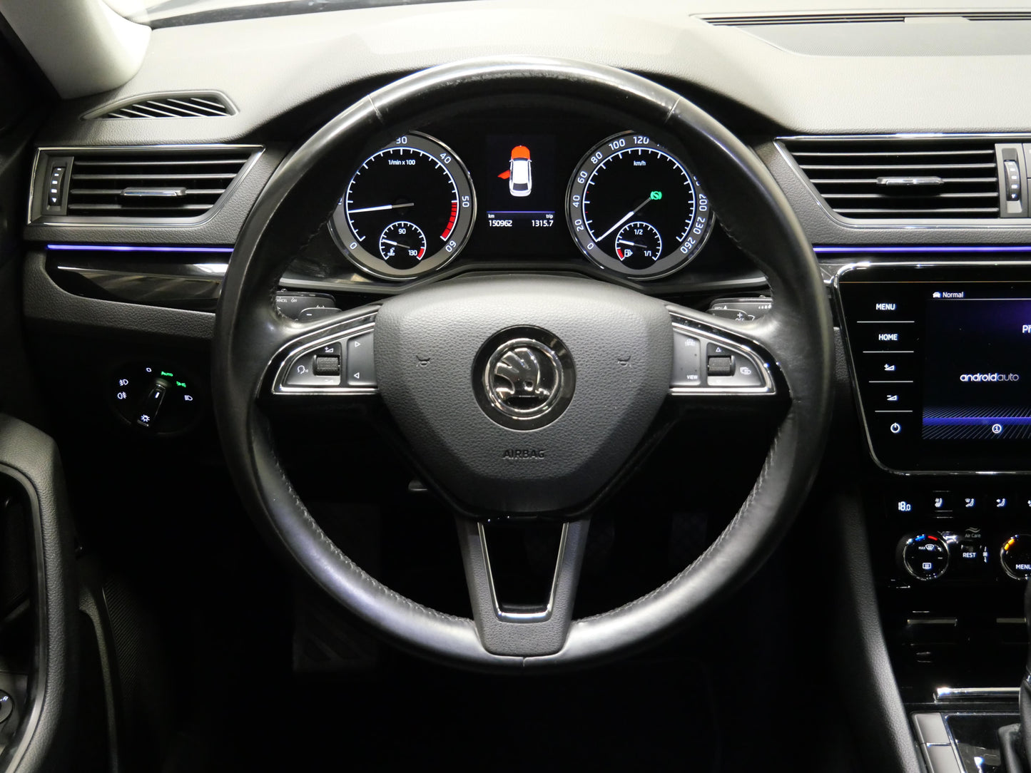 Škoda Superb 2.0 TDI 110 kW DSG L&K