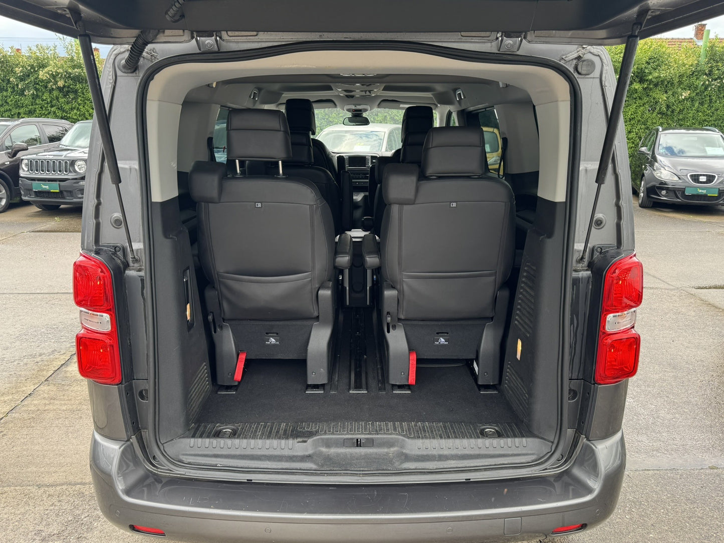 Peugeot Traveller 2.0 HDi 130 kW