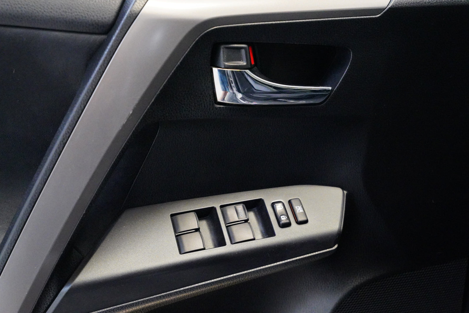 Toyota Rav4 2.5 Hybrid 114 kW 4WD GR – foto 12