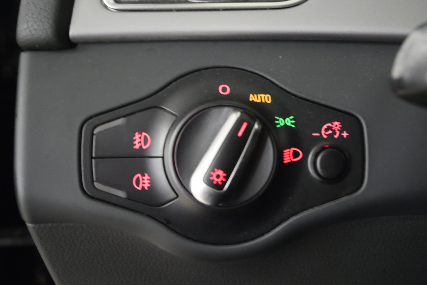 Audi A4 2.0 TDI 130 kW Attraction