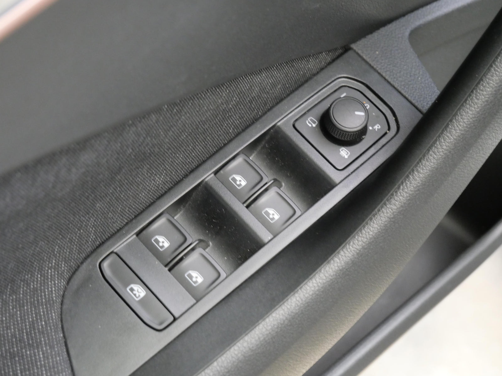 Škoda Scala 1.0 TSI 85kW DSG Top Selection – foto 12
