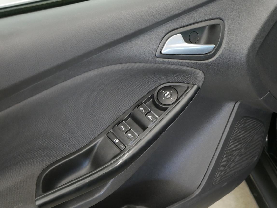 Ford Focus 1.0 EcoBoost Champions Edition