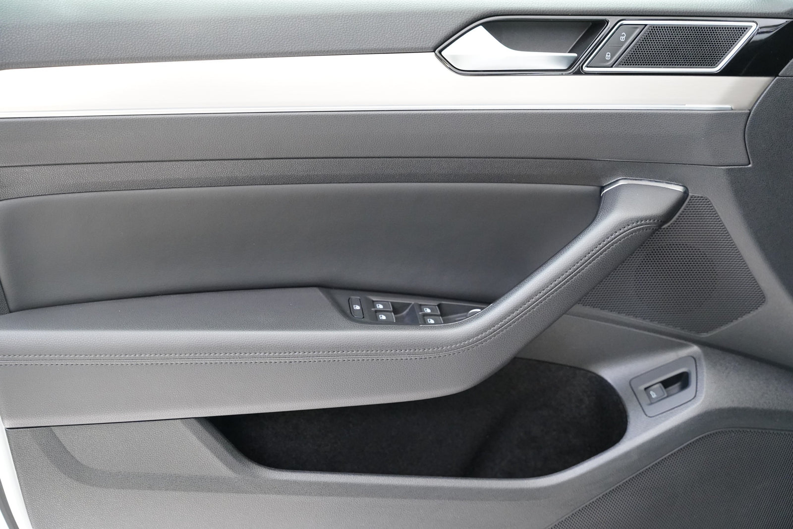 Volkswagen Passat 2.0 TDI 140 kW DSG Alltrack – foto 12