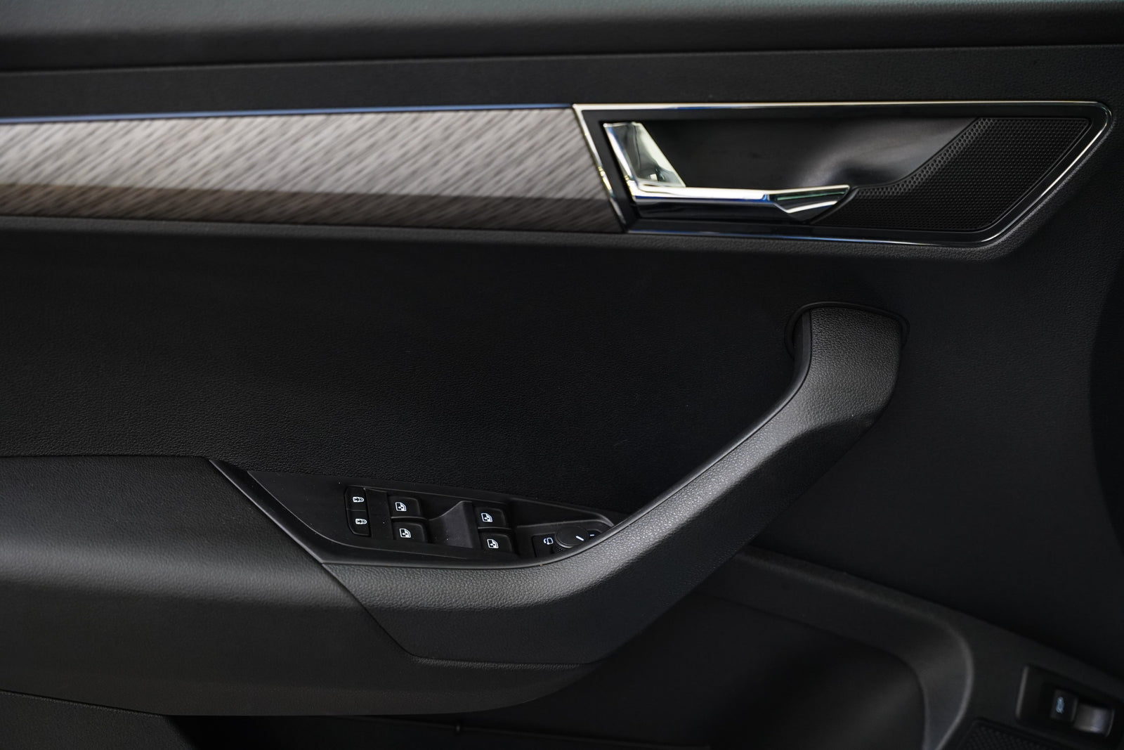 Škoda Karoq 1.5 TSI 110 kW Top Selection – foto 12