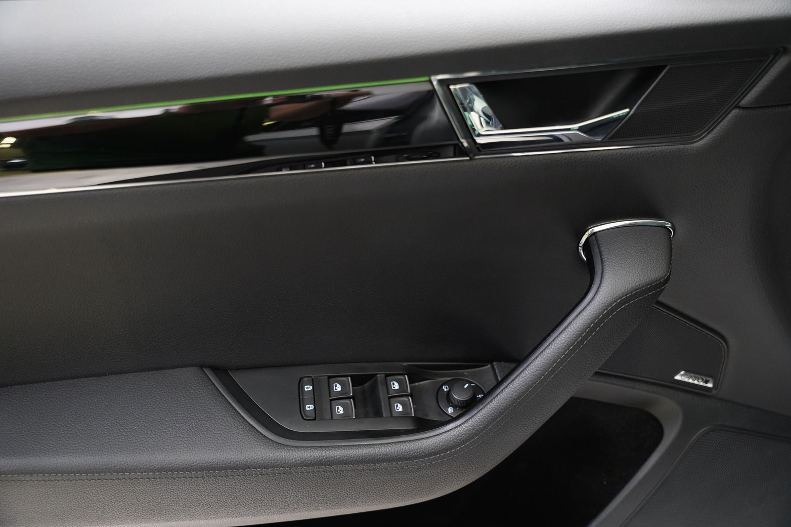 Škoda Superb 2.0 TSI 140 kW Laurin & Klemen – foto 12