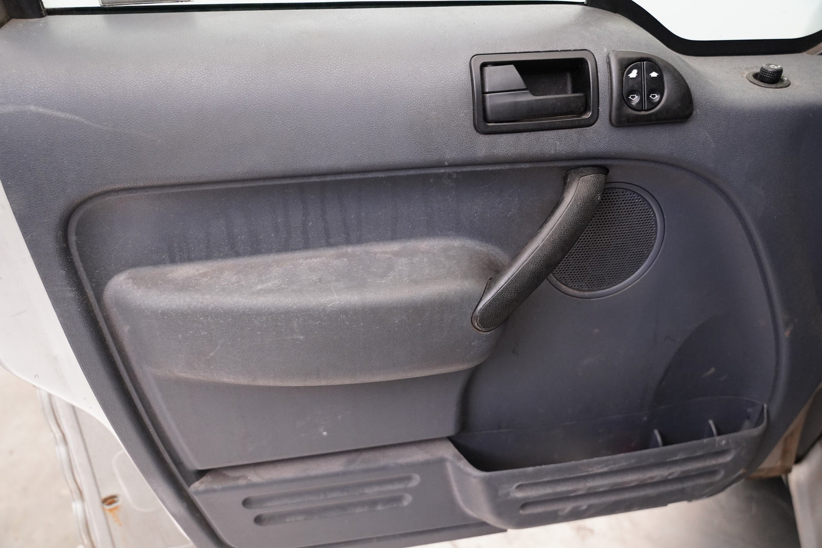 Ford Tourneo Connect 1.8 TDCI 81 kW – foto 12