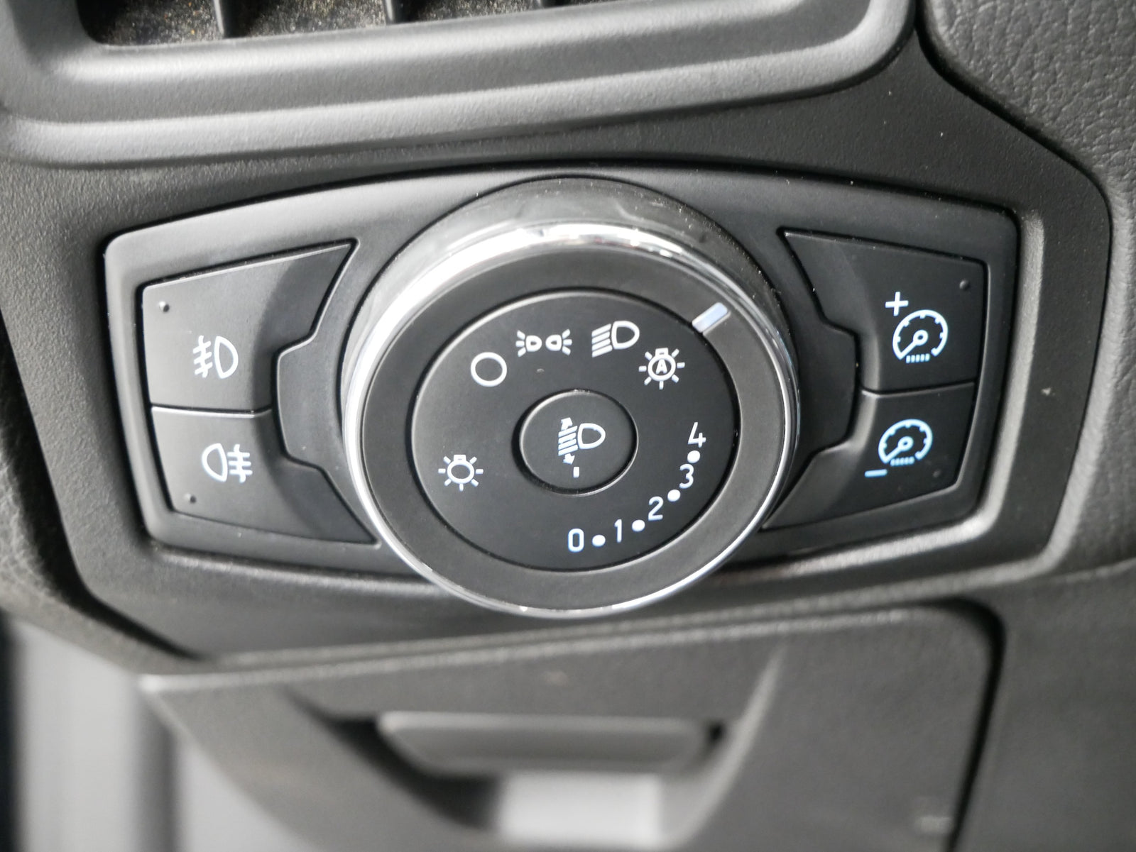 Ford Focus 1.6 TDCi 70 kW Titanium – foto 13