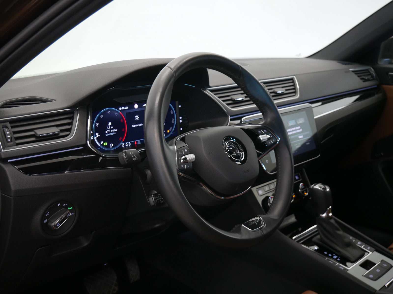 Škoda Superb 2.0 TDI 147 kW L&K – foto 14
