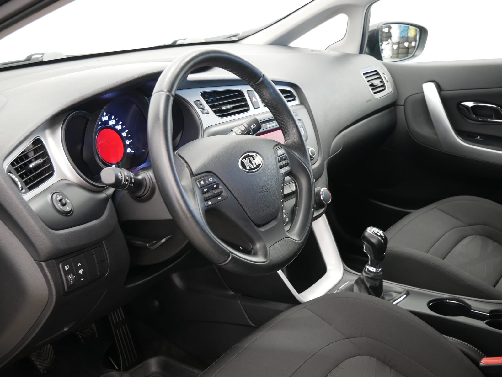 Kia Ceed 1.4i 74 kW Comfort – foto 13