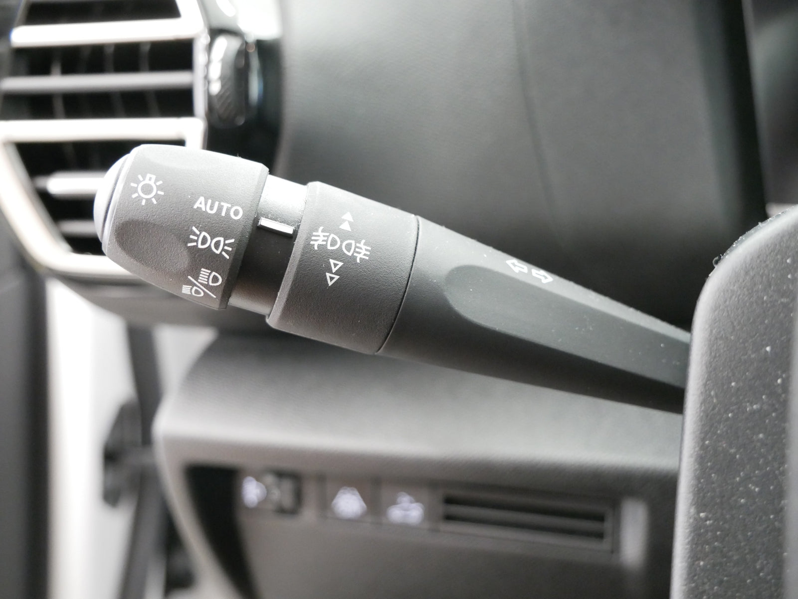 Citroën C4 X Citroen C4 X 1,2 Puretech 74kW – foto 14