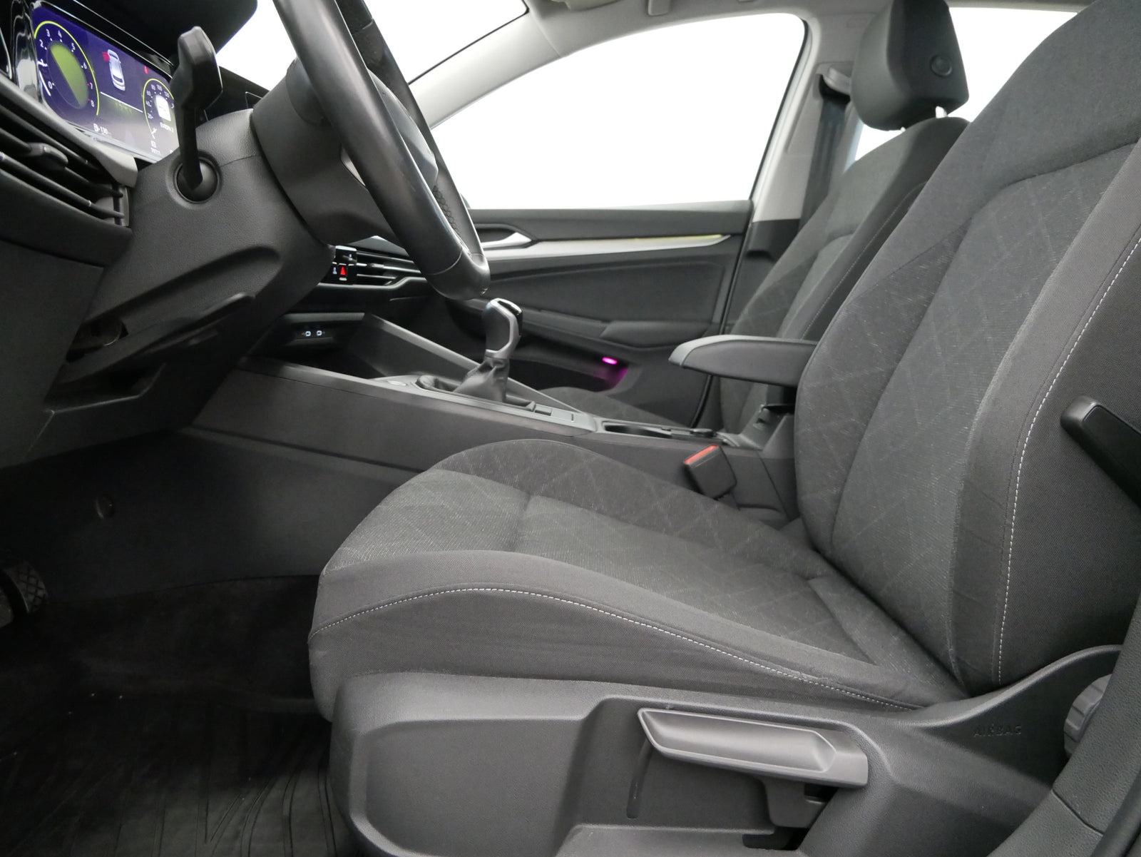 Volkswagen Golf 1.0 TSI 81 kW Life – foto 13