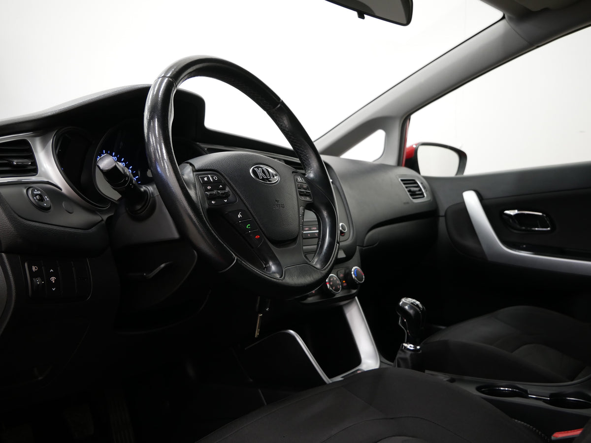 Kia Ceed 1.6 CRDI 100 kW Comfort – foto 13