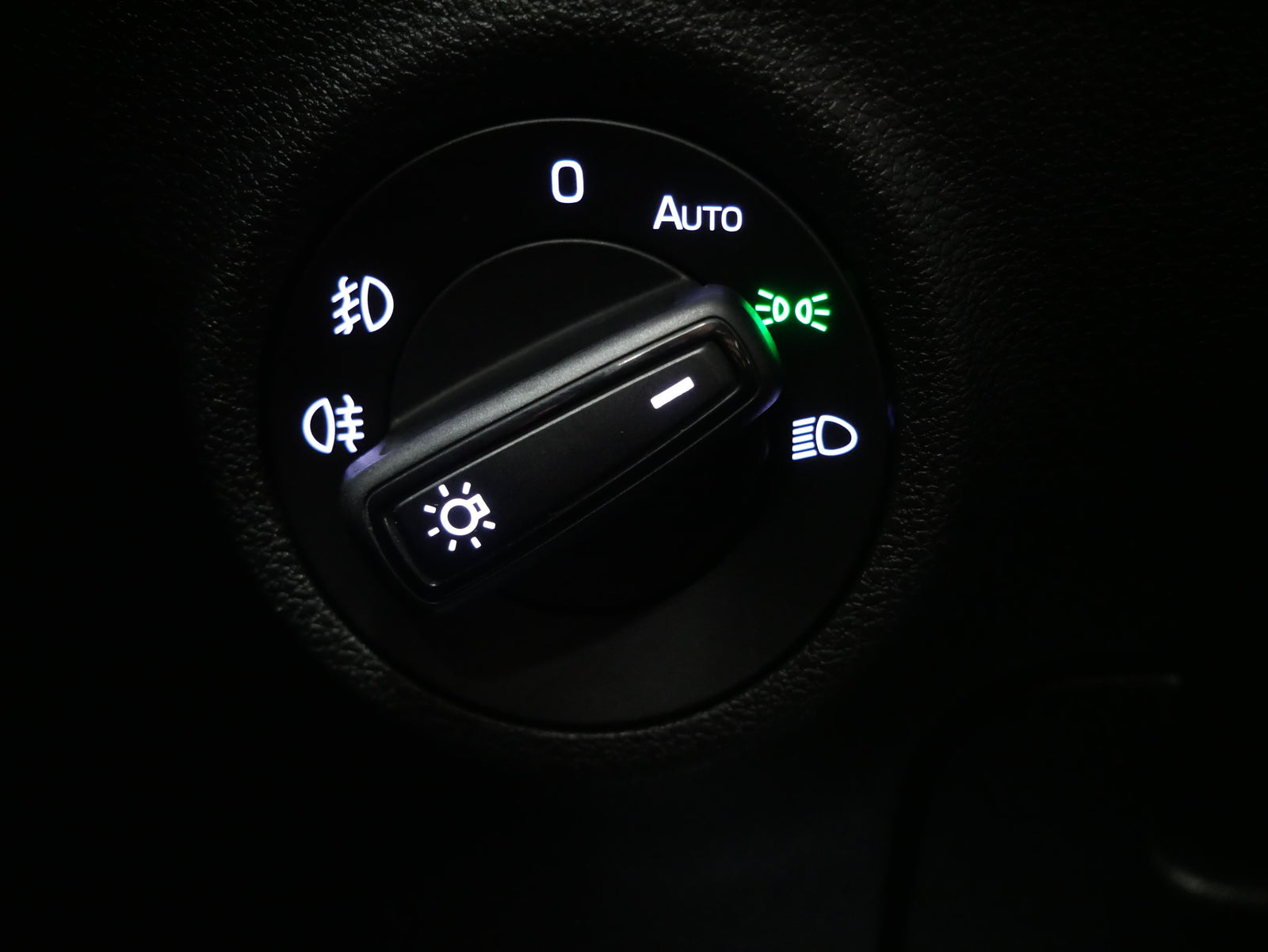 Škoda Karoq 1.6 TDI 85 kW Ambition – foto 13