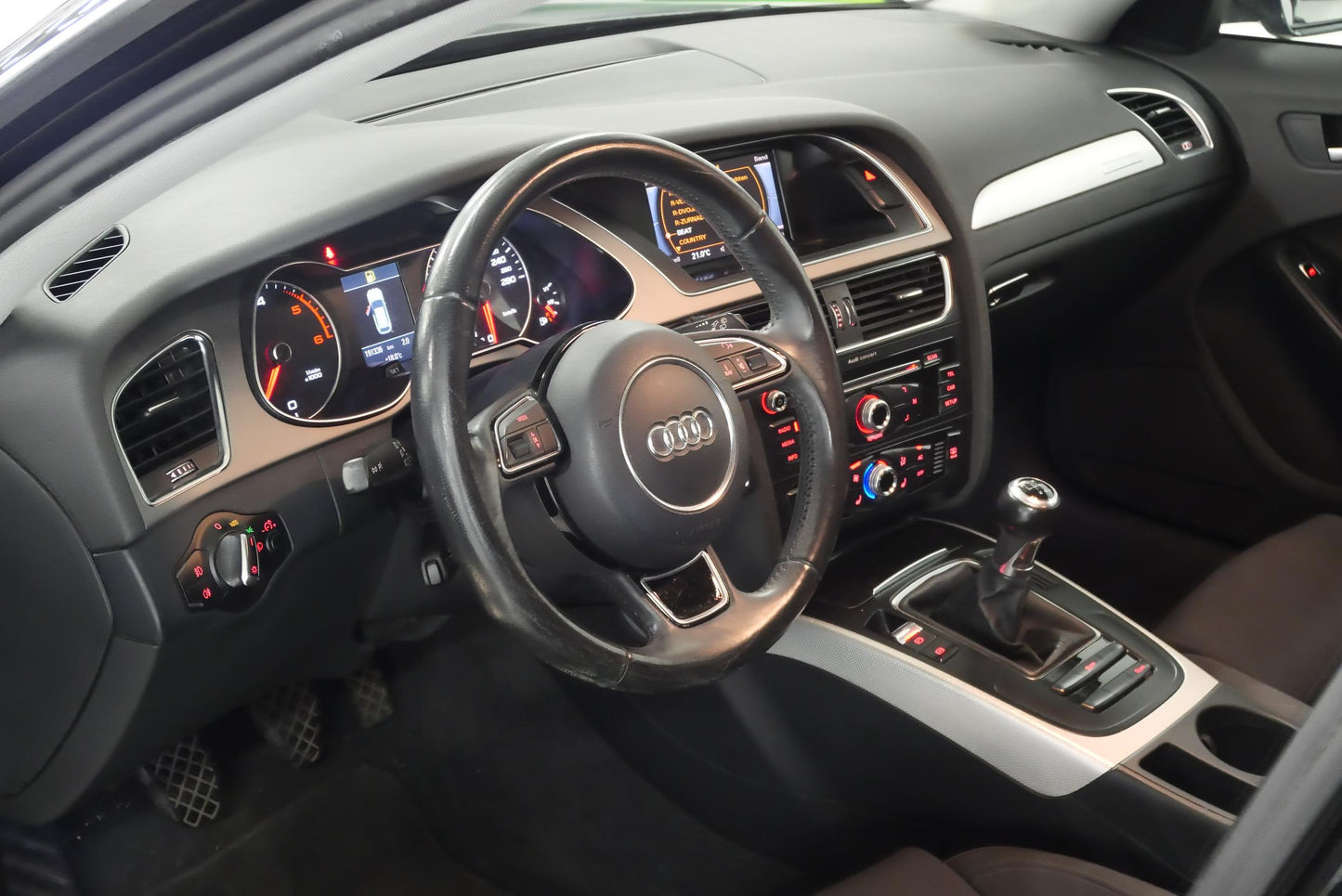 Audi A4 2.0 TDI 130 kW Attraction