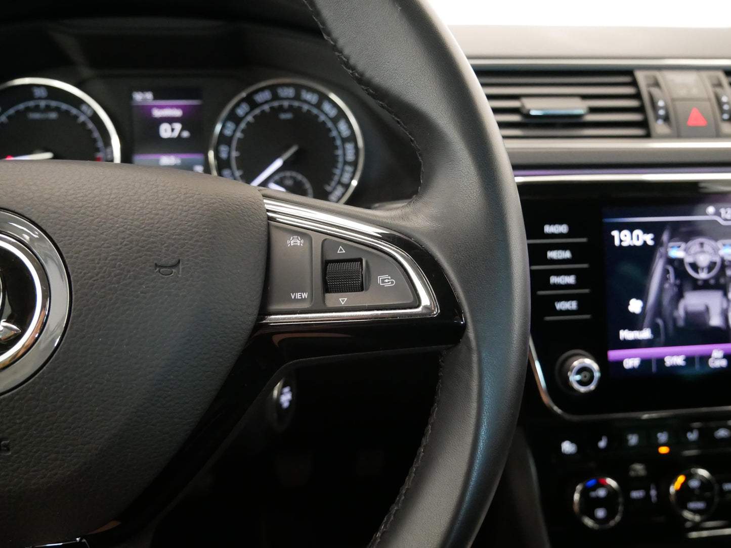 Škoda Superb 2.0 TDI 110 kW Style Plus