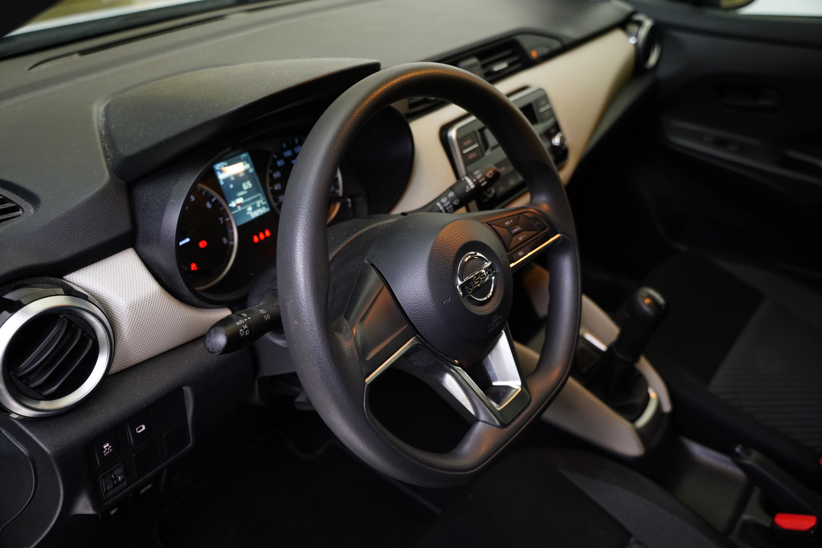 Nissan Micra 1.0 i 52 kW Visia Plus – foto 13