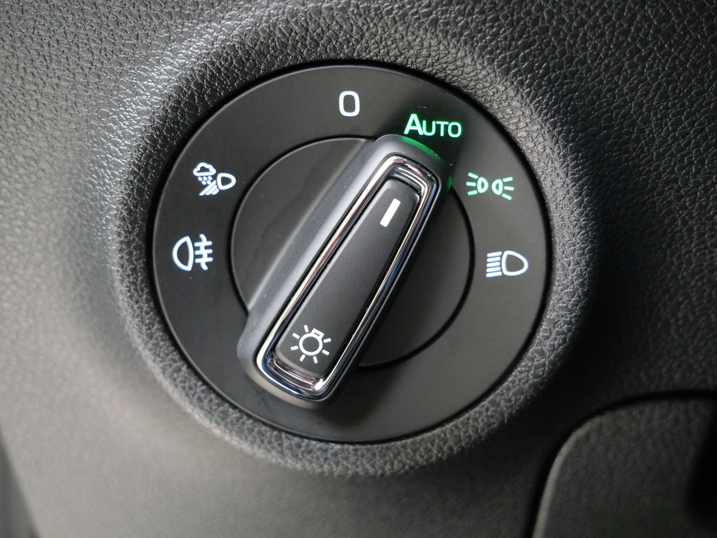 Škoda Karoq 1.5 TSI 110 kW Top Selection