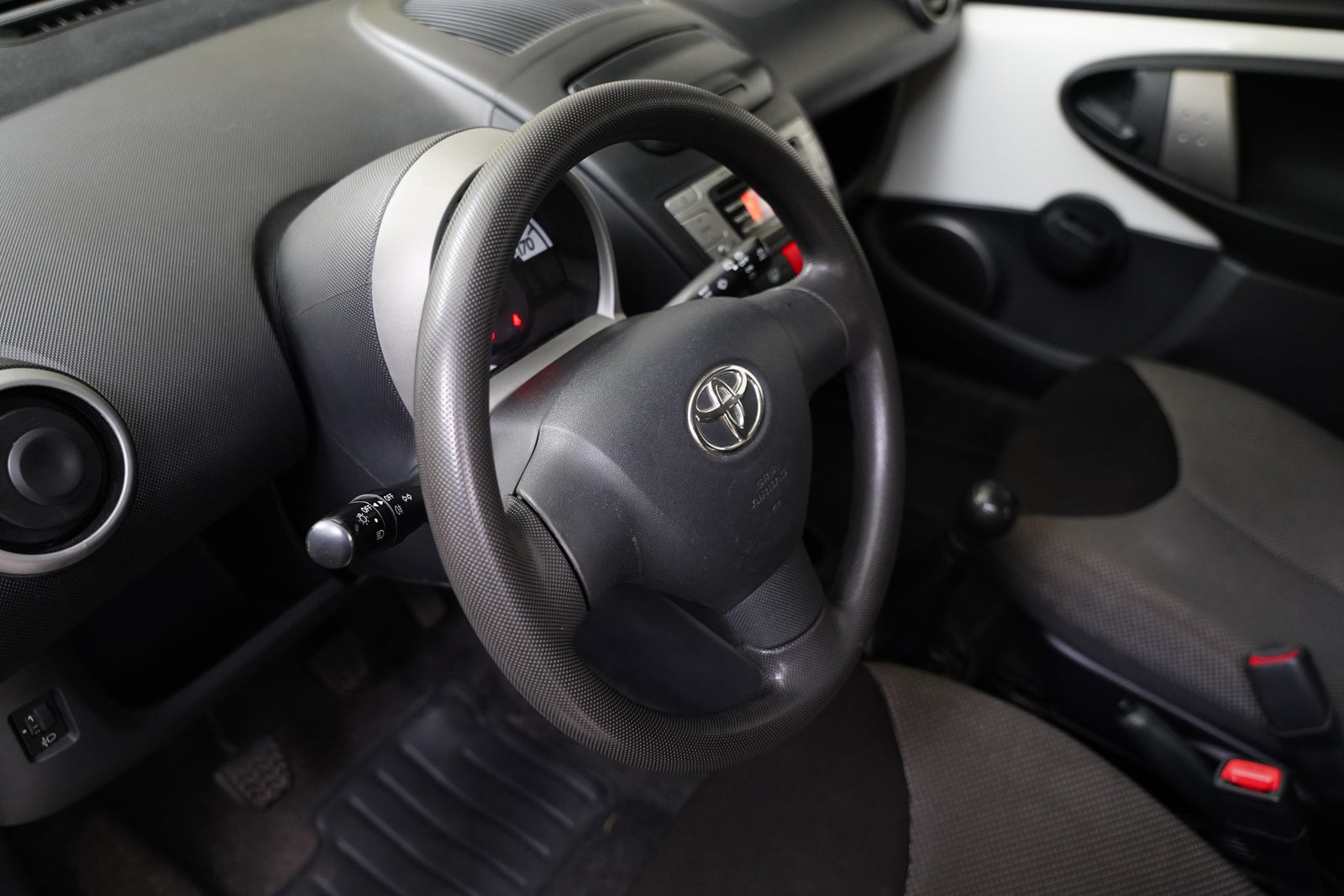 Toyota Aygo 1.0 VVT-i 50 kW – foto 13