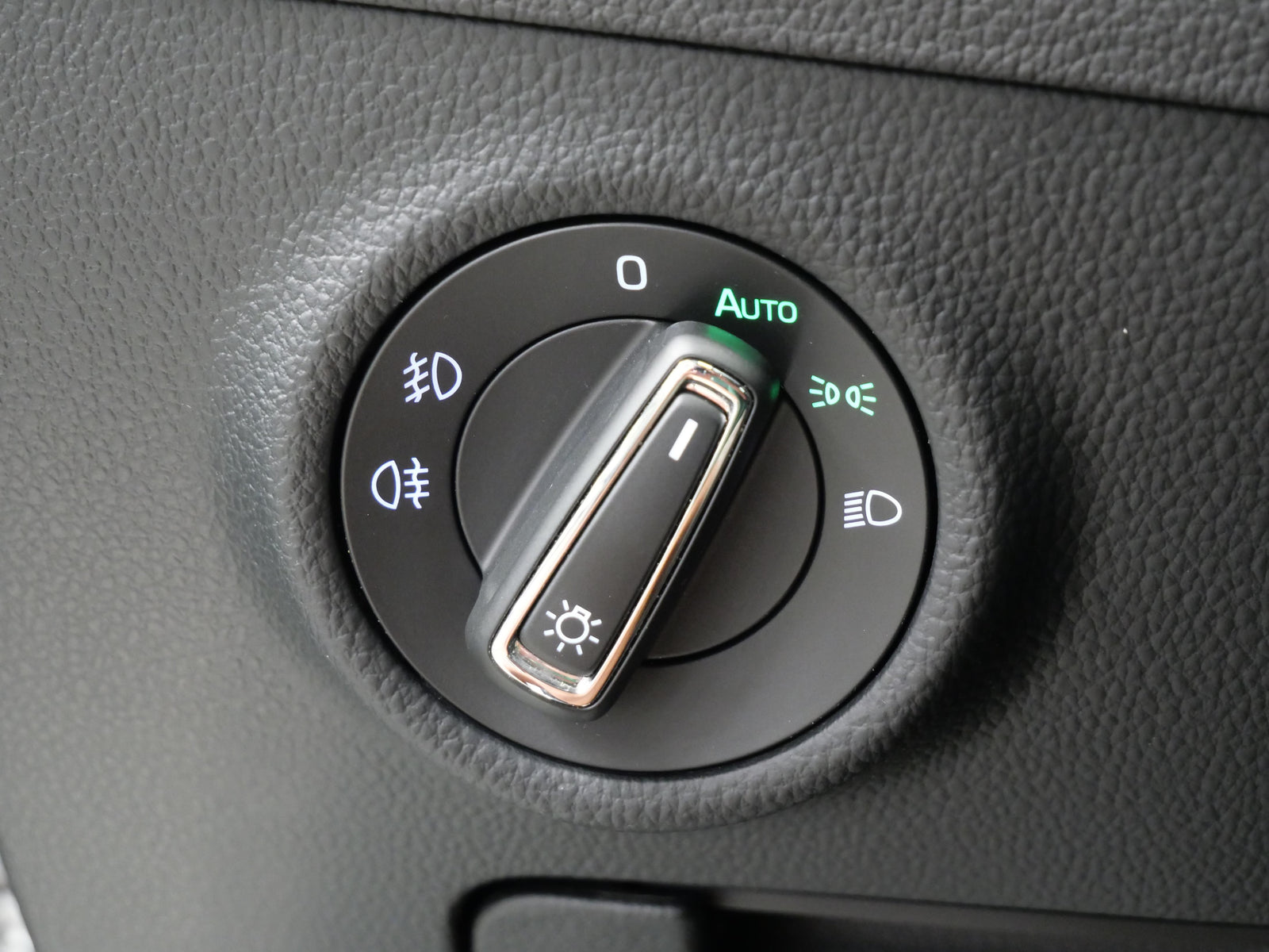 Škoda Superb 2.0 TDI 110 kW Style – foto 13