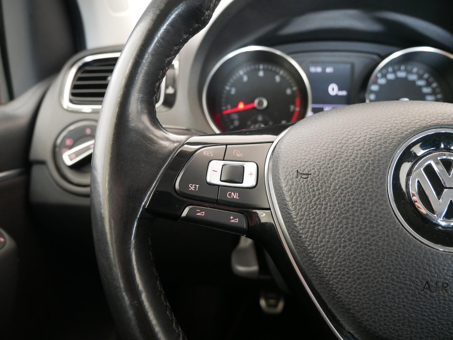 Volkswagen Polo 1.0 55 kW Sound