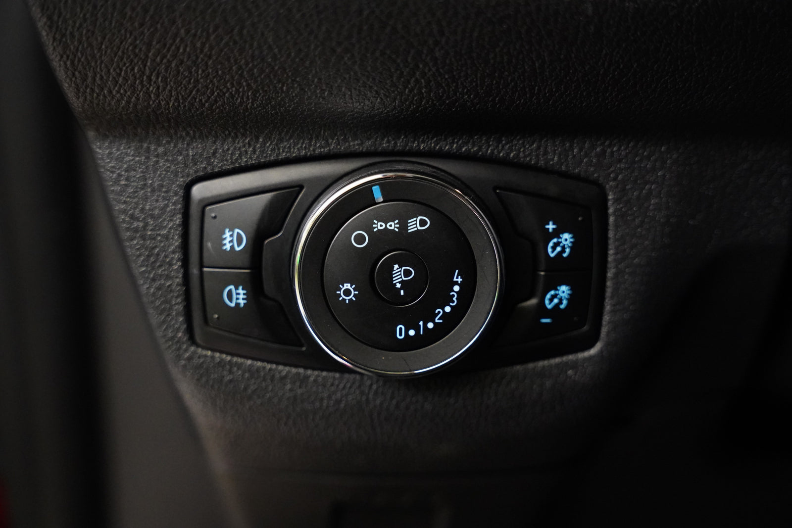 Ford Tourneo Courier 1.5 TDCi 74 kW Trend – foto 13