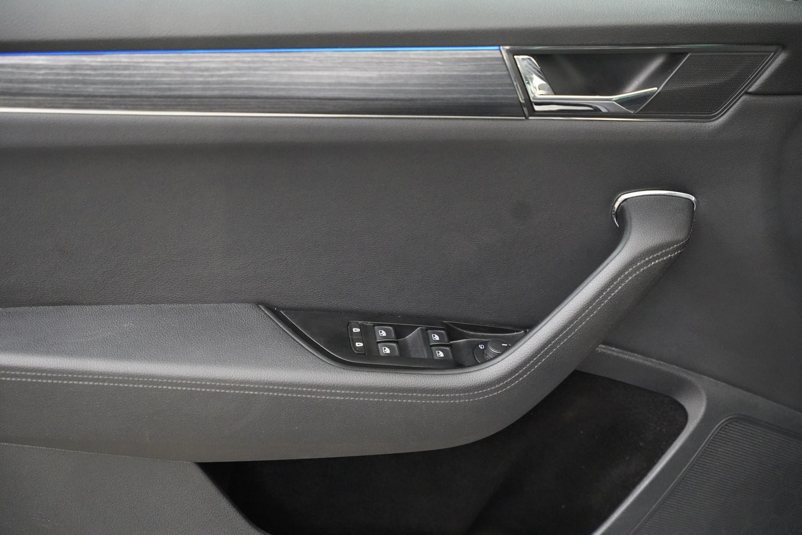 Škoda Superb 2.0 TSI 140 kW DSG Style – foto 13