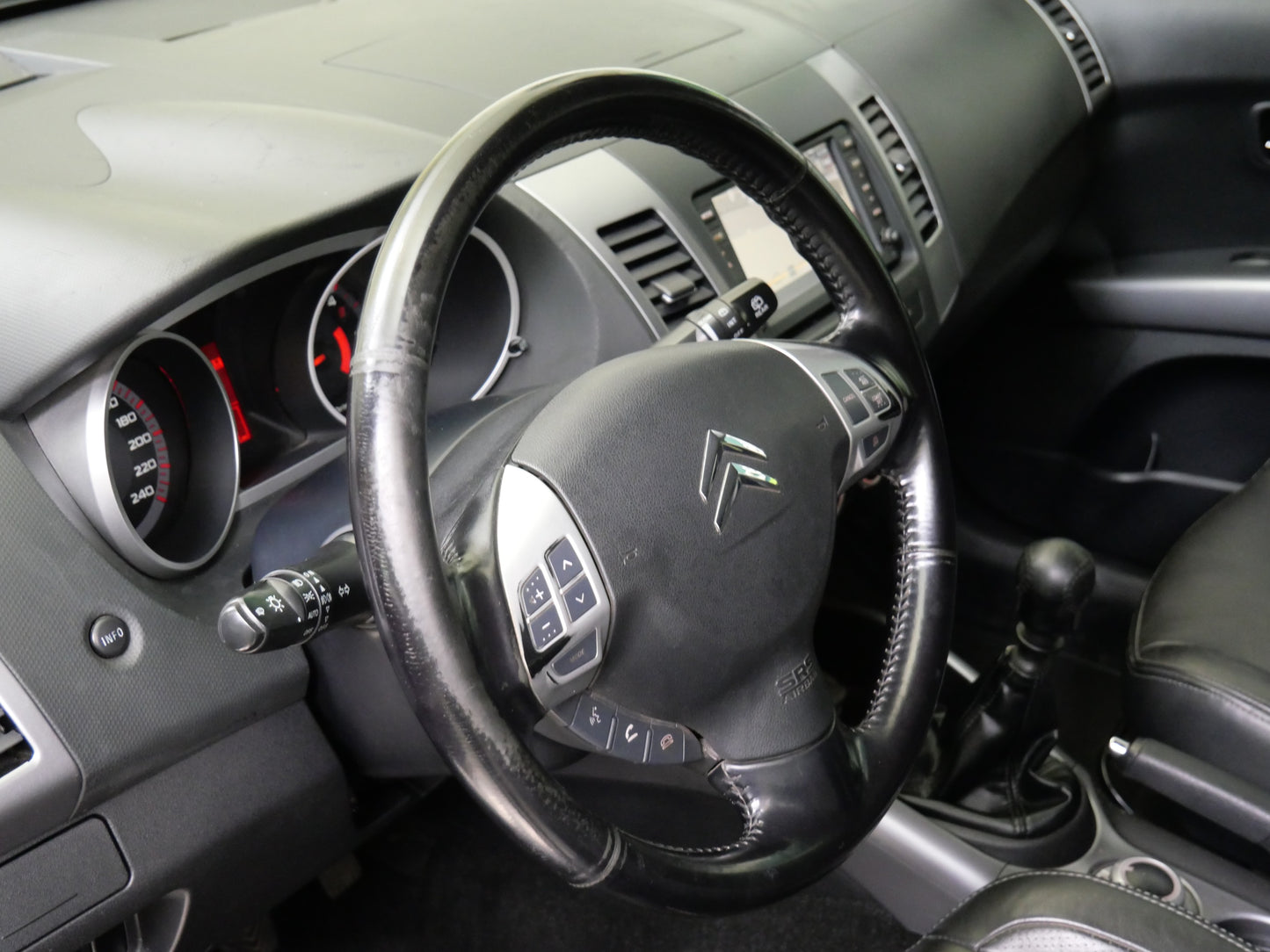 Citroën C-Crosser 2.2 HDi 115 kW Exclusive