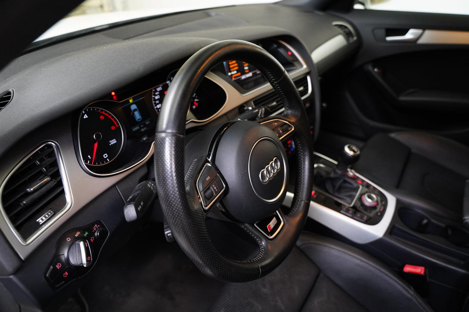 Audi A4 2.0 TDI 110 kW S line plus – foto 13