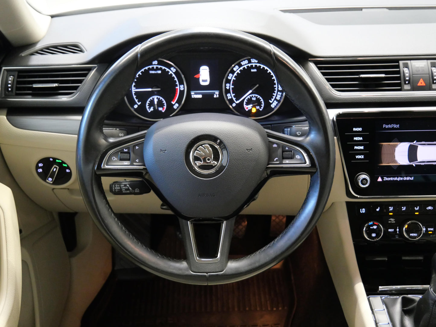 Škoda Superb 2.0 TDI 140 kW Style