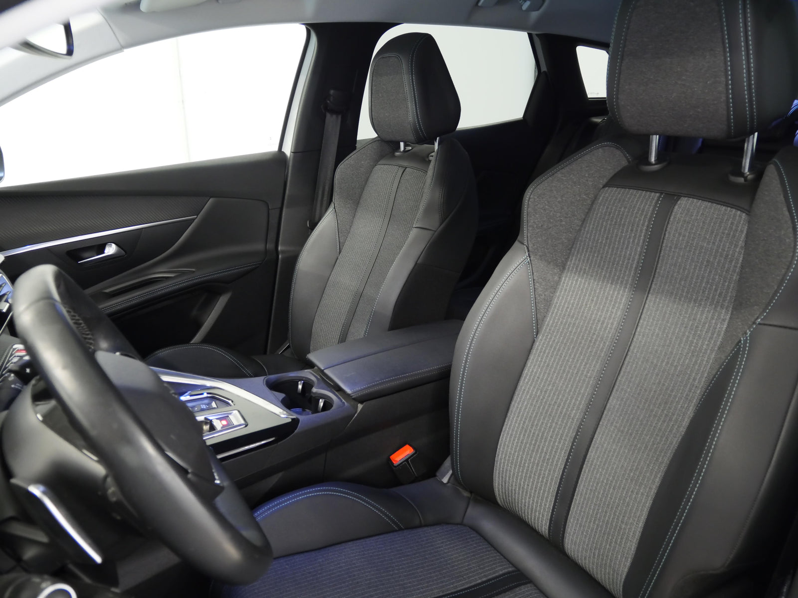 Peugeot 3008 1.5 BlueHDi 96 kW ALLURE – foto 13