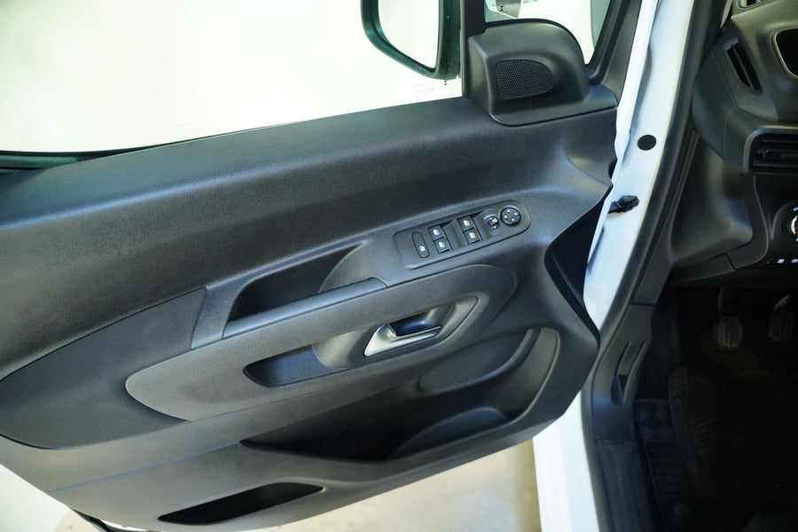 Opel Combo 1.2 Turbo 81 kW – foto 13