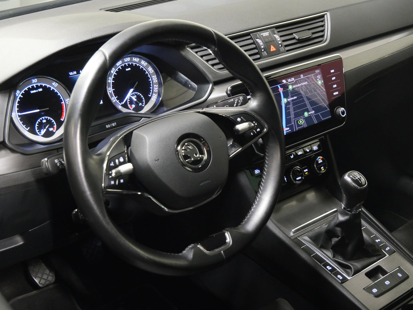 Škoda Superb 2.0 TDI 110 kW Style Extra