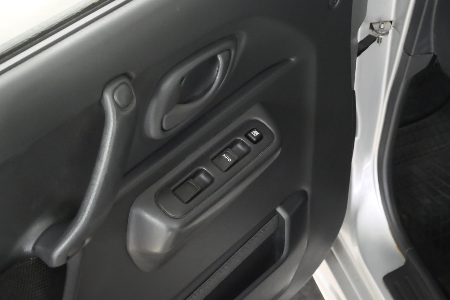 Suzuki Jimny 1.3 i 62 kW 4x4