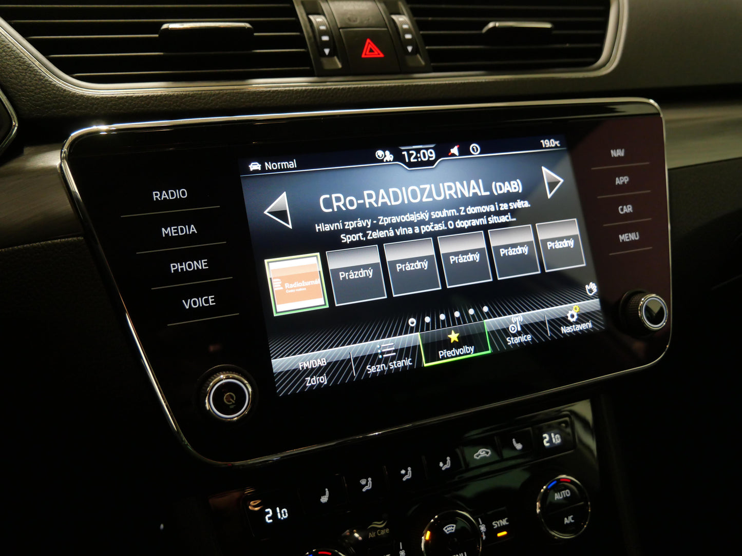 Škoda Superb 2.0 TDI 110 kW DSG Style Plus