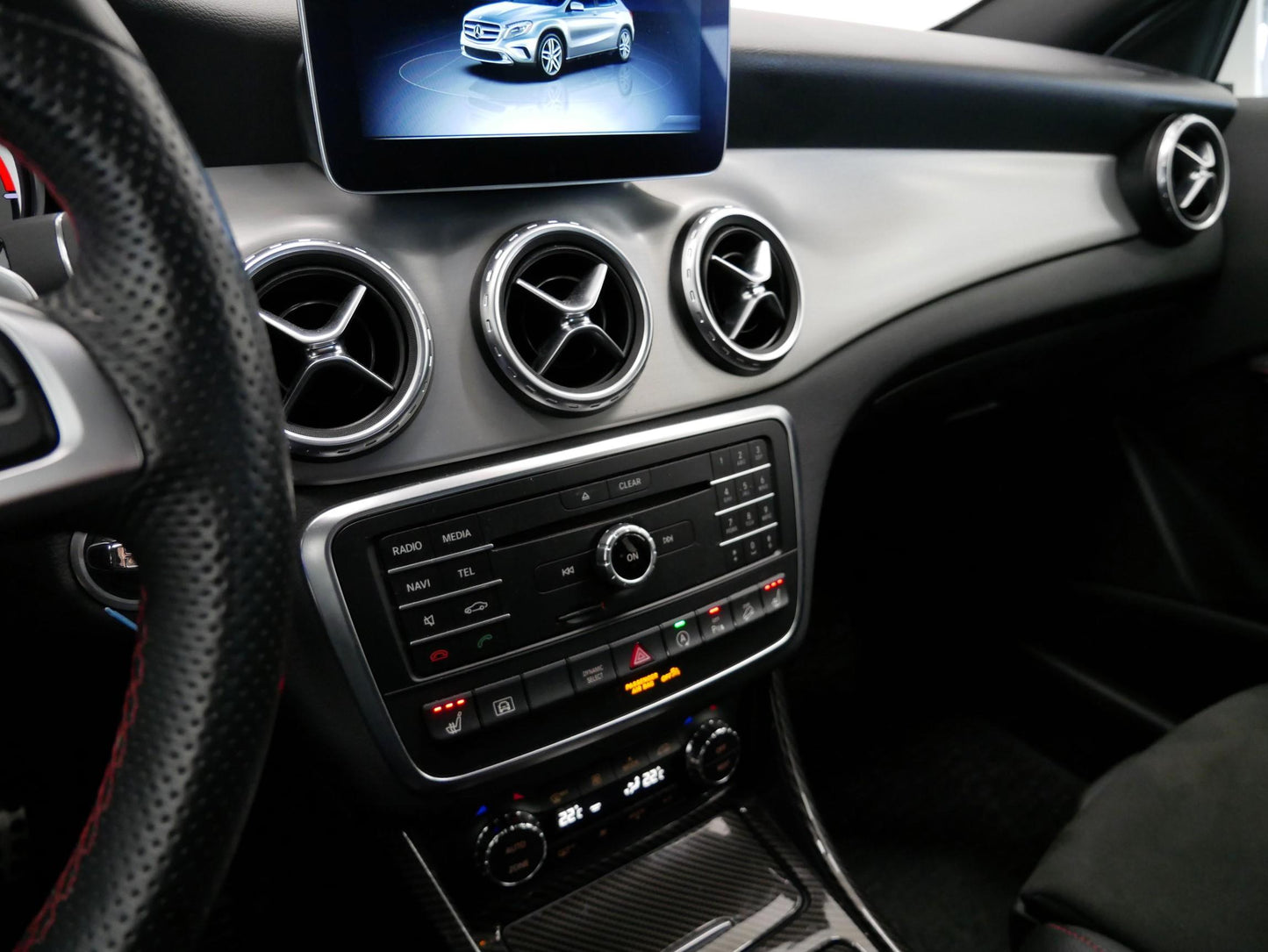 Mercedes-Benz GLA 220 D 4MATIC AMG paket