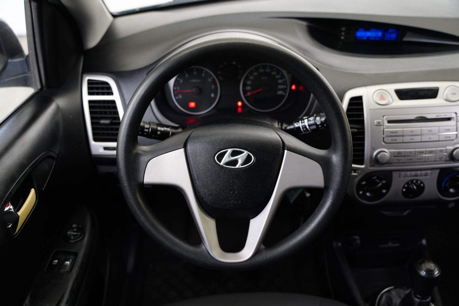 Hyundai i20 1,3 57 kW – foto 13