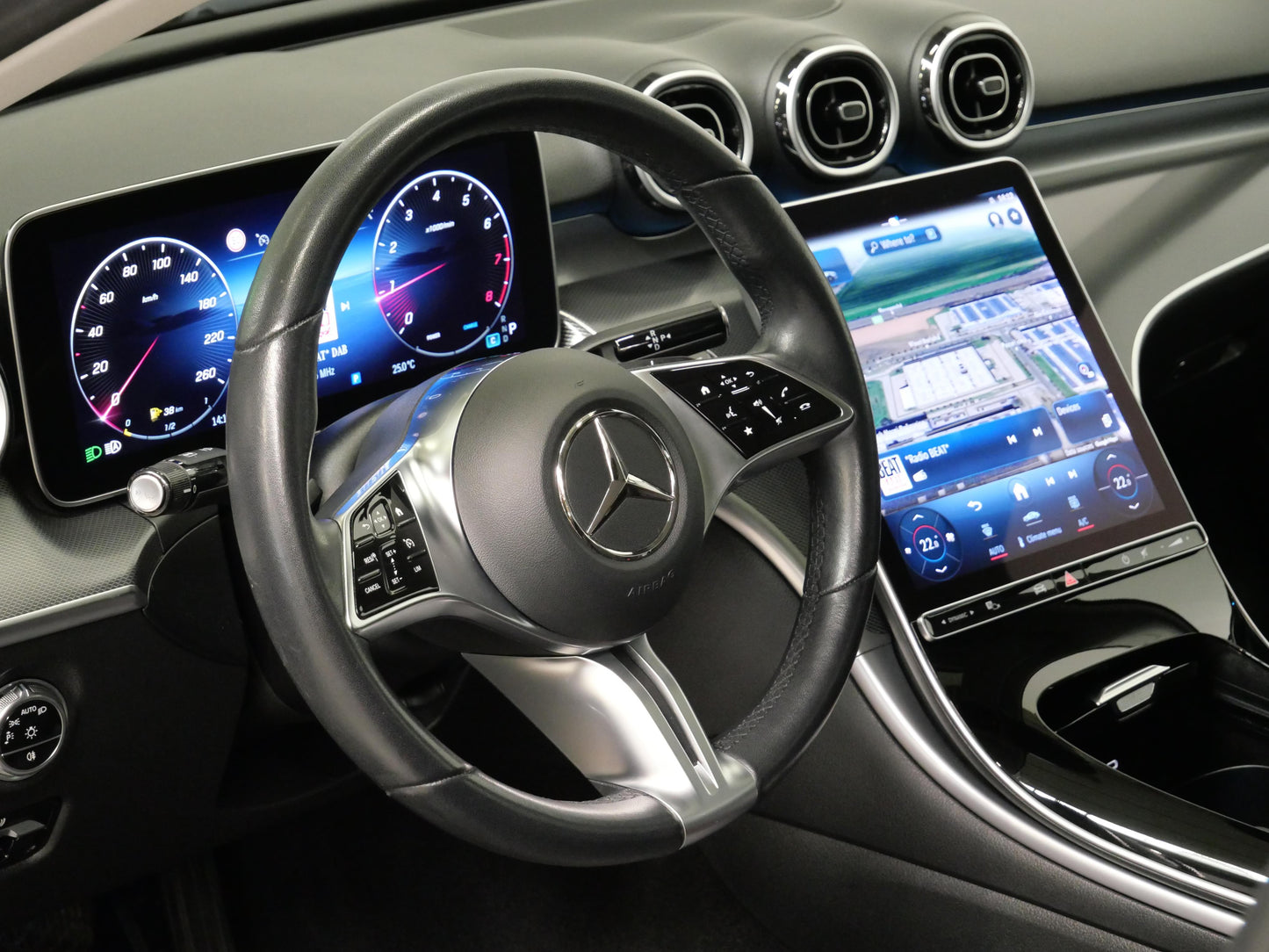 Mercedes-Benz Třídy C C 180 125 kW AUT
